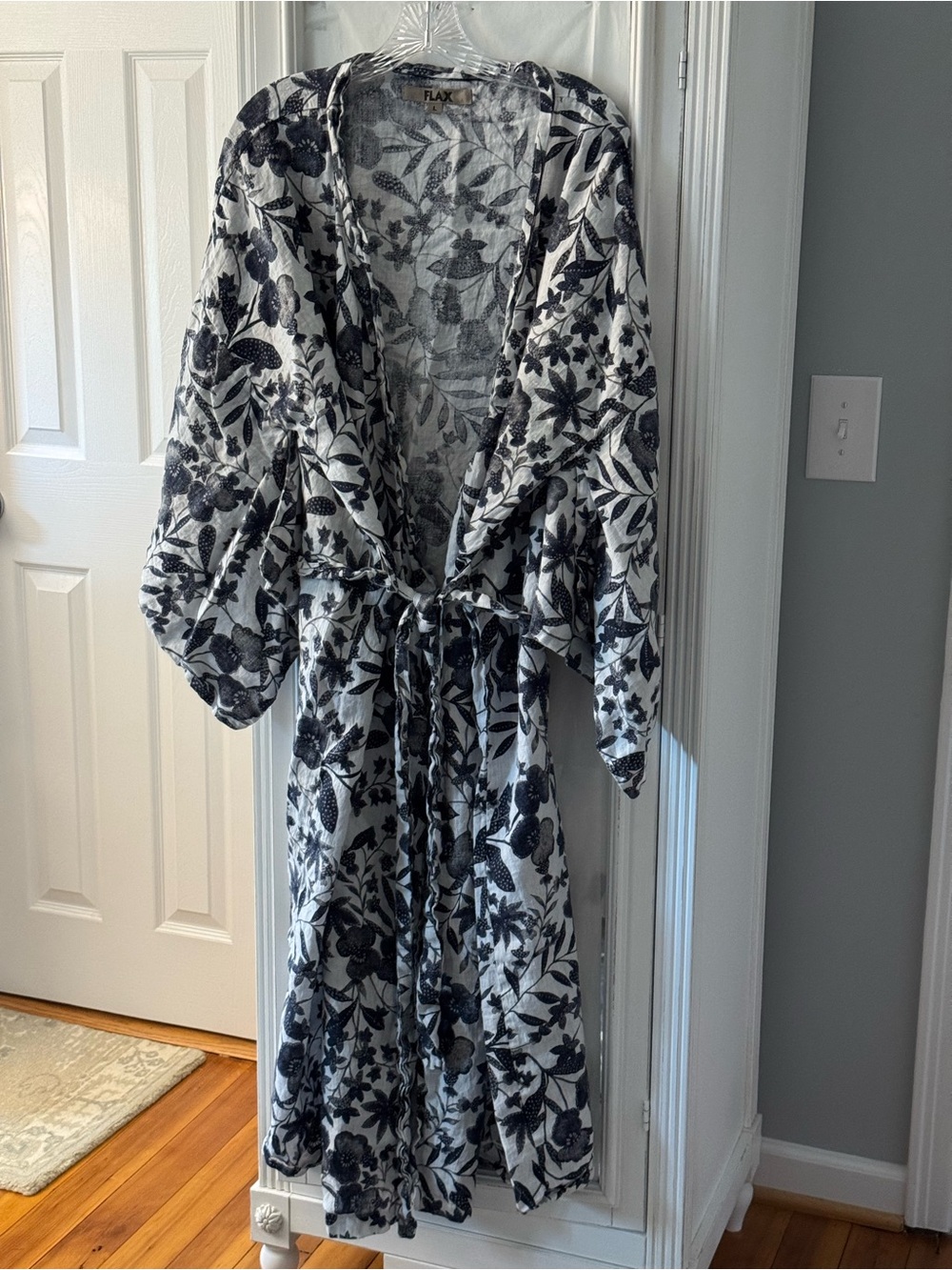 Flax Black & White Floral Linen Kimono-Style Sleeve Robe Size L